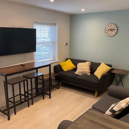 לונדון 2 Bed Home From Home Apartments מראה חיצוני תמונה